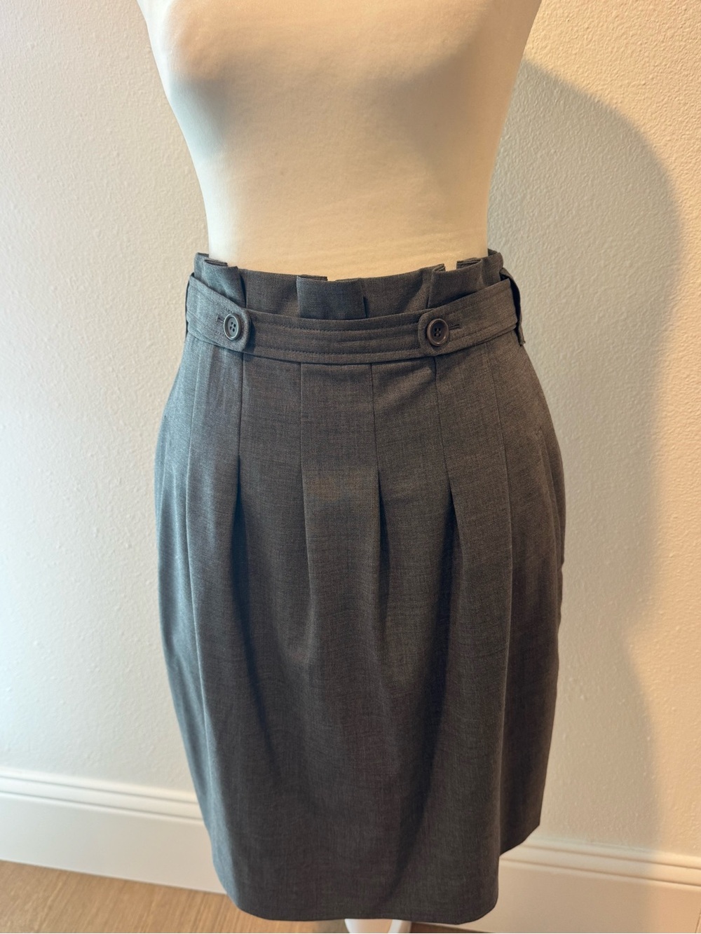 BCBGMaxAzria Gray Pleated High-Waist Pencil Skirt